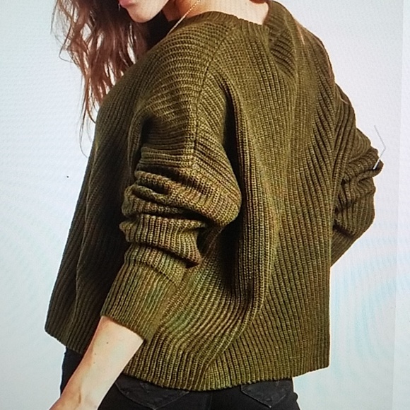 Round neck Long Sleeves Sweater - Picture 5 of 6